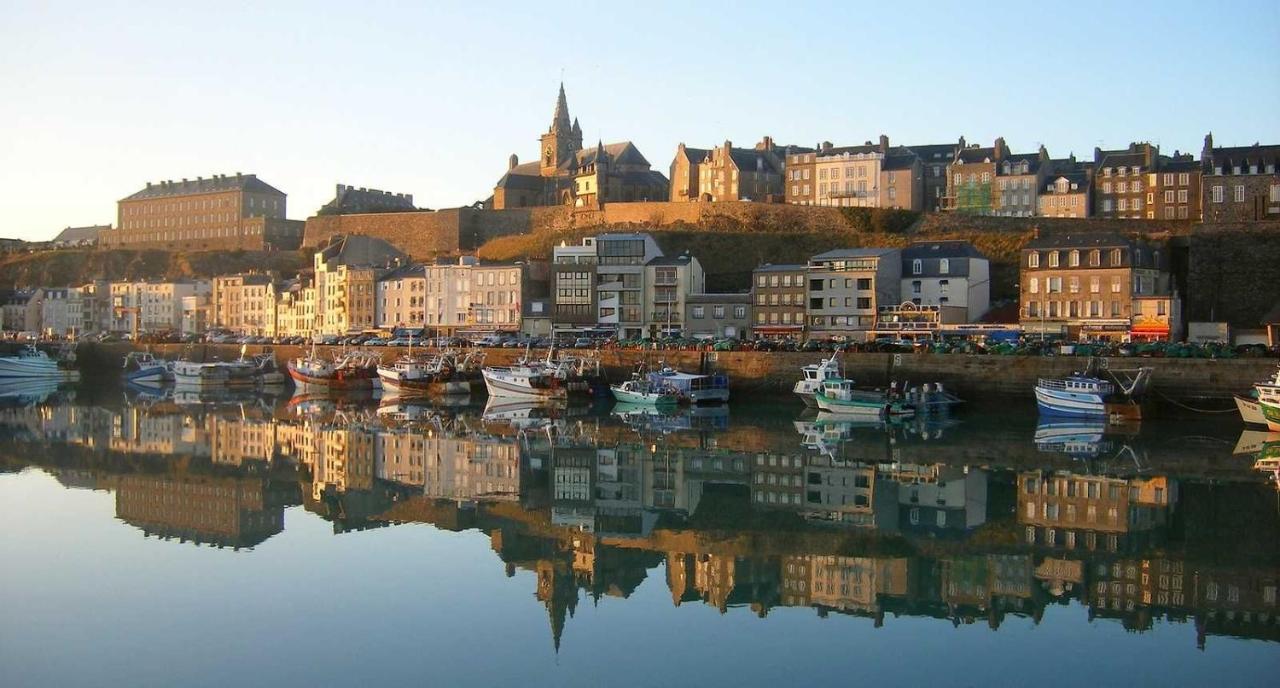 Charmant Logement T2 A 2 Pas De La Mer Granville Bagian luar foto